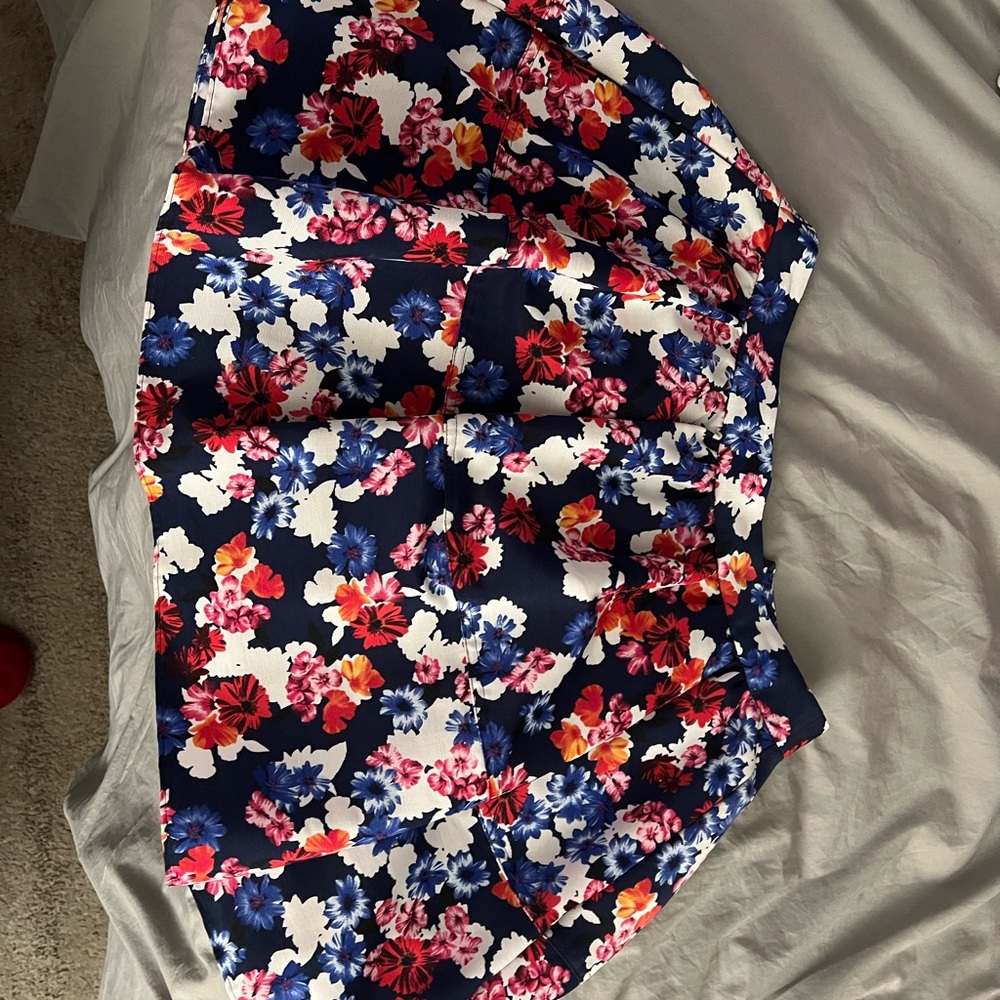 Super cute floral skirt!